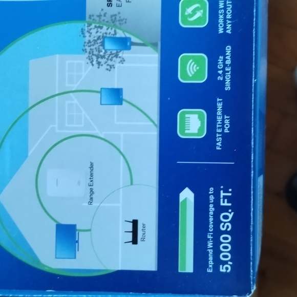 Linksys N300 WiFi Range Connector. - Picture 2 of 3